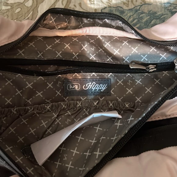 lug Hippy New W/ tags Powder Pink Nylon Crossbody Hip bag RFID Pocket - Picture 5 of 8